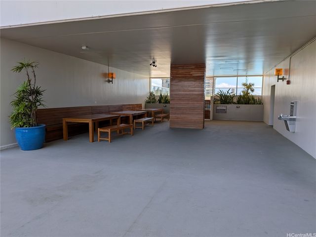 1212 Punahou Street 1206, Honolulu, HI 96826