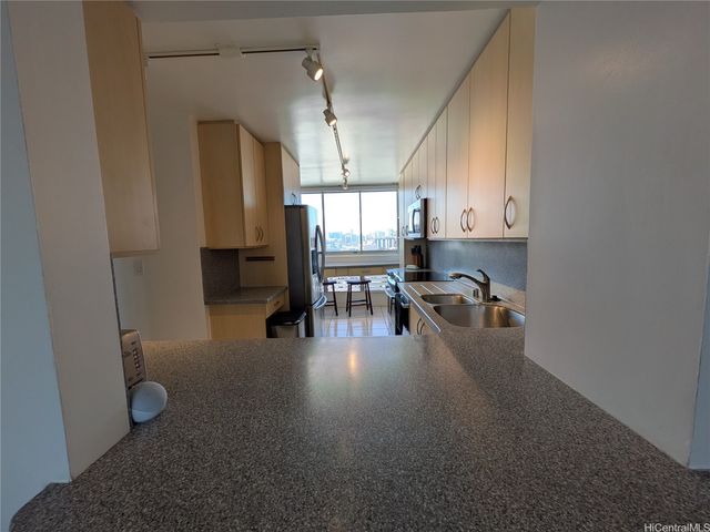 1212 Punahou Street 1206, Honolulu, HI 96826