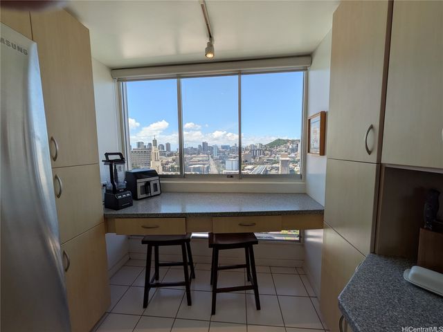 1212 Punahou Street 1206, Honolulu, HI 96826