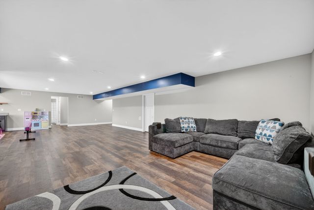 1415 S 5th Street, Adel, IA 50003