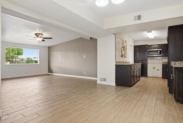 10217 SINGAPORE Avenue, El Paso, TX 79925