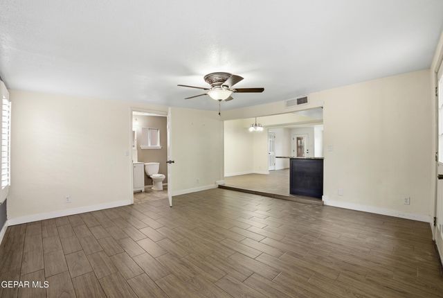 10217 SINGAPORE Avenue, El Paso, TX 79925