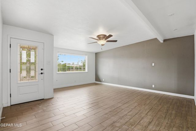 10217 SINGAPORE Avenue, El Paso, TX 79925