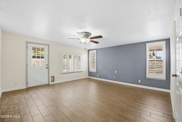 10217 SINGAPORE Avenue, El Paso, TX 79925