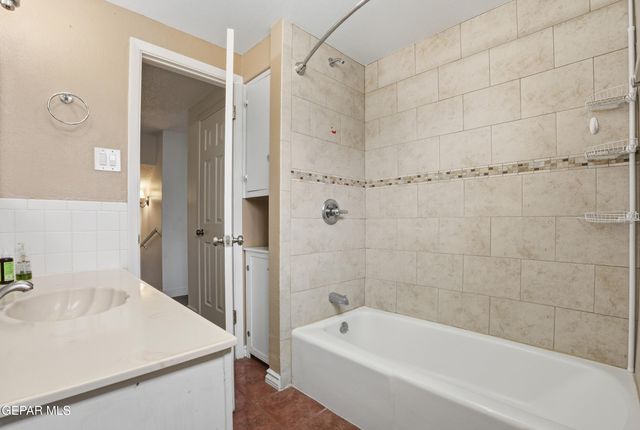 10217 SINGAPORE Avenue, El Paso, TX 79925