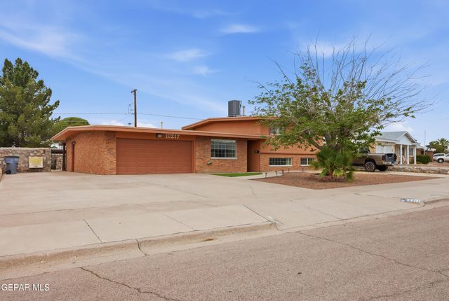 10217 SINGAPORE Avenue, El Paso, TX 79925