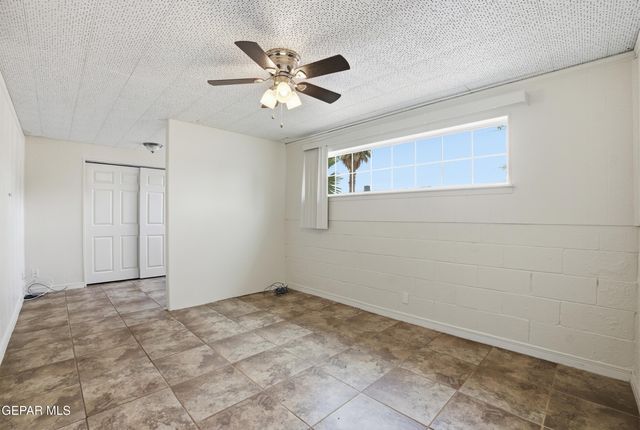 10217 SINGAPORE Avenue, El Paso, TX 79925
