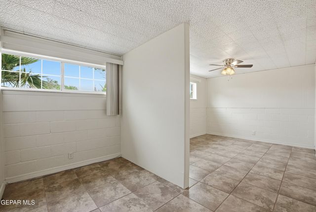 10217 SINGAPORE Avenue, El Paso, TX 79925