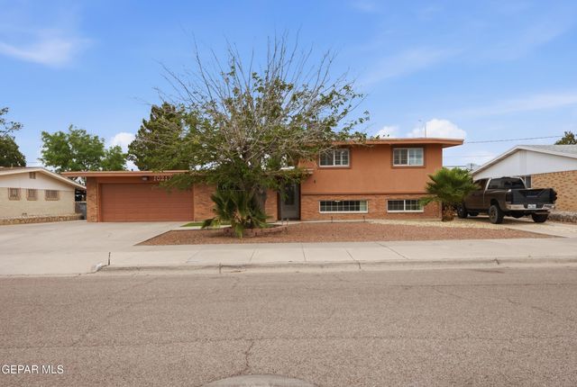 10217 SINGAPORE Avenue, El Paso, TX 79925