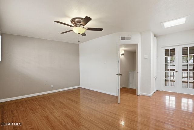 10217 SINGAPORE Avenue, El Paso, TX 79925