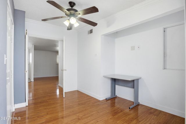 10217 SINGAPORE Avenue, El Paso, TX 79925