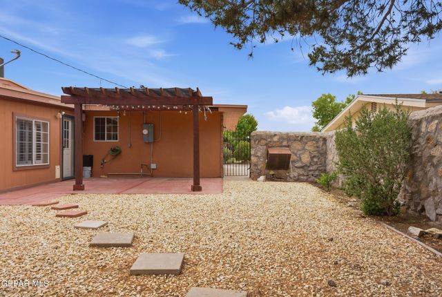 10217 SINGAPORE Avenue, El Paso, TX 79925