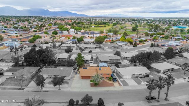 10217 SINGAPORE Avenue, El Paso, TX 79925