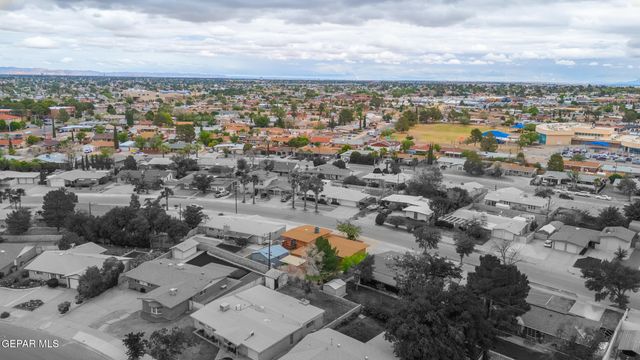 10217 SINGAPORE Avenue, El Paso, TX 79925
