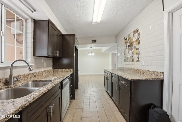 10217 SINGAPORE Avenue, El Paso, TX 79925