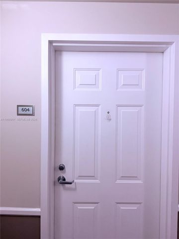 900 SW 8th St 604, Miami, FL 33130