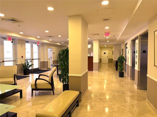 900 SW 8th St 604, Miami, FL 33130