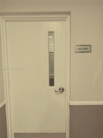 900 SW 8th St 604, Miami, FL 33130