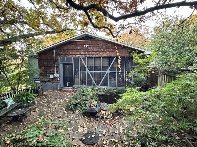 1111 Valley View Drive, Fayetteville, AR 72701