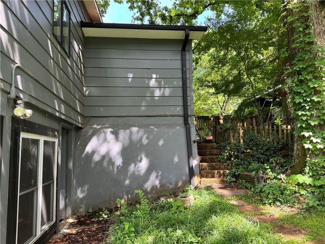 1111 Valley View Drive, Fayetteville, AR 72701