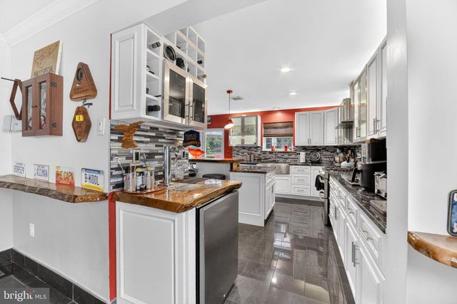 6840 SCENIC VIEW DR, Macungie, PA 18062