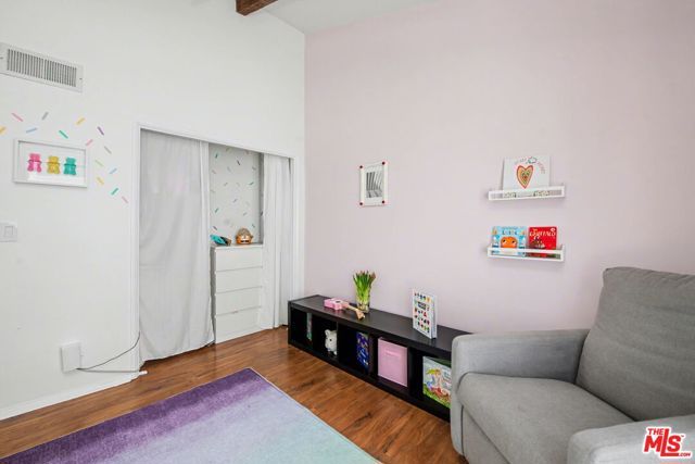 1250 Amherst Avenue 302, Los Angeles, CA 90025