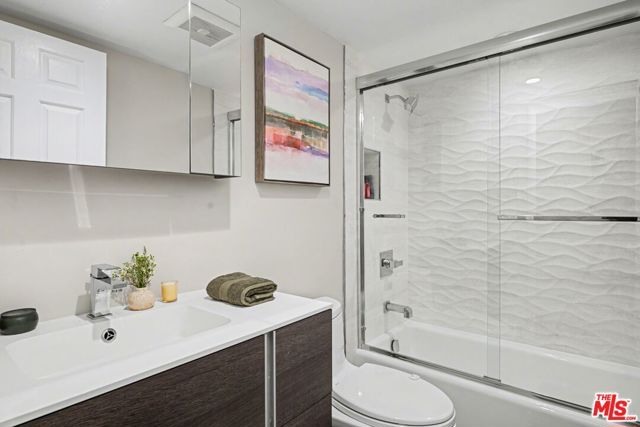 1250 Amherst Avenue 302, Los Angeles, CA 90025