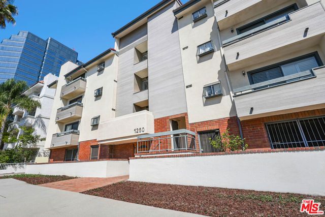 1250 Amherst Avenue 302, Los Angeles, CA 90025