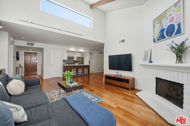1250 Amherst Avenue 302, Los Angeles, CA 90025