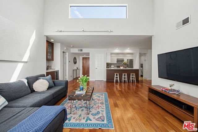 1250 Amherst Avenue 302, Los Angeles, CA 90025