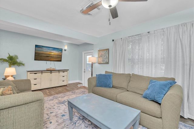 2925 PARK STREET N, St Petersburg, FL 33710