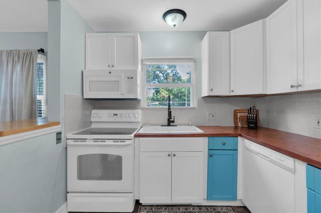 2925 PARK STREET N, St Petersburg, FL 33710