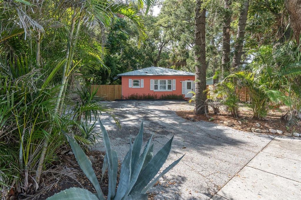 2925 PARK STREET N, St Petersburg, FL 33710