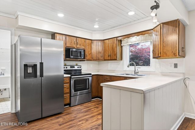 110 Britton Lane, Crossville, TN 38558