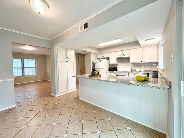 45 Kittiwake Court, Spring, TX 77380