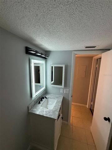 586 BAHIA CIRCLE B, Ocala, FL 34472