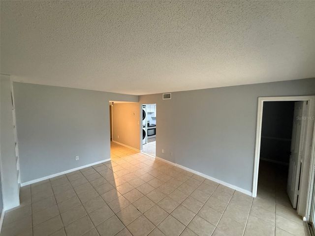 586 BAHIA CIRCLE B, Ocala, FL 34472