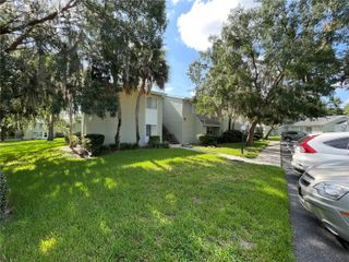 586 BAHIA CIRCLE B, Ocala, FL 34472