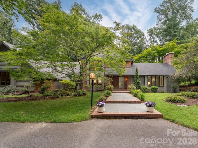 12 Stuyvesant Crescent, Asheville, NC 28803
