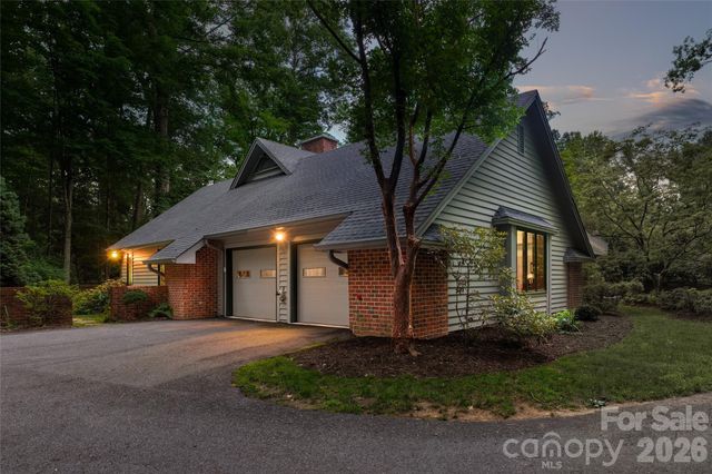 12 Stuyvesant Crescent, Asheville, NC 28803