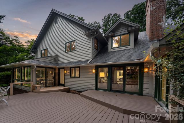 12 Stuyvesant Crescent, Asheville, NC 28803