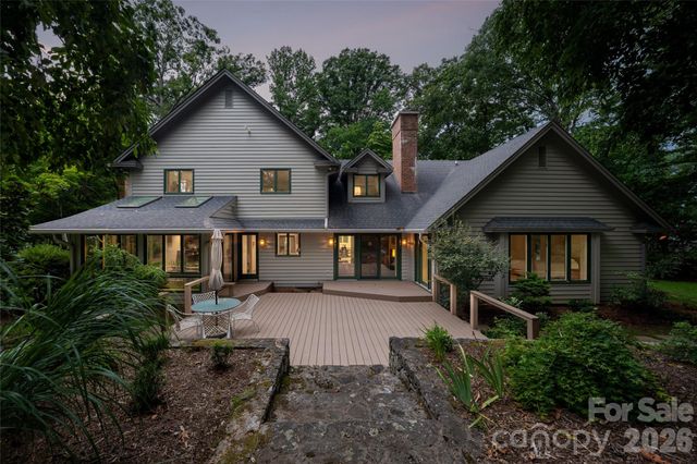 12 Stuyvesant Crescent, Asheville, NC 28803
