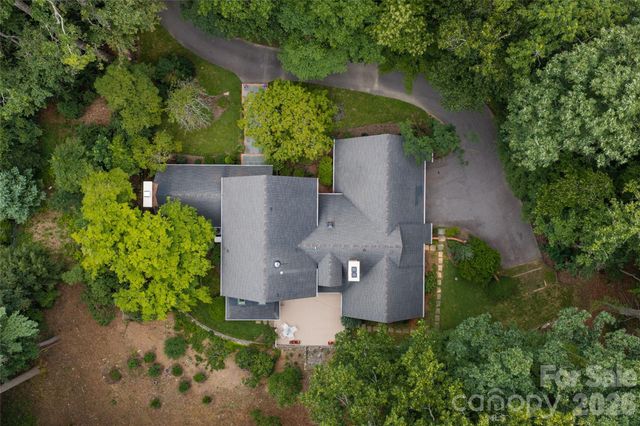 12 Stuyvesant Crescent, Asheville, NC 28803