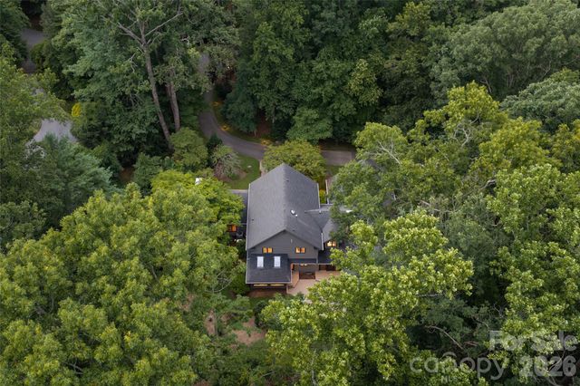 12 Stuyvesant Crescent, Asheville, NC 28803