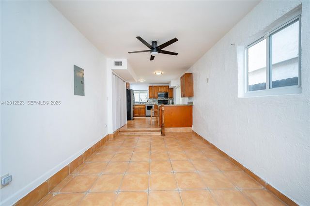 1007 NW 106th Ave Cir, Miami, FL 33172