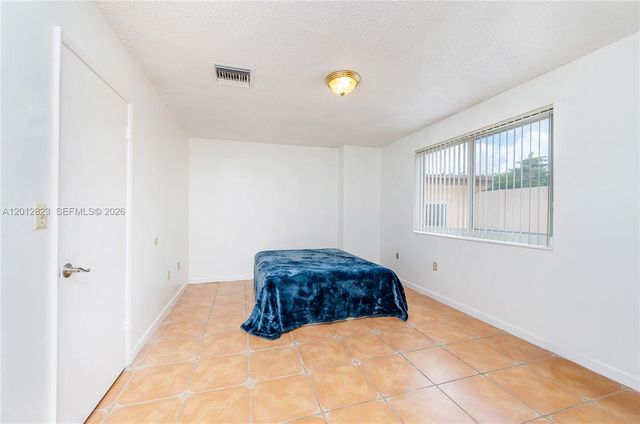 1007 NW 106th Ave Cir, Miami, FL 33172