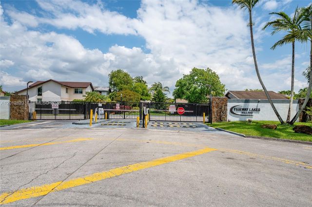 1007 NW 106th Ave Cir, Miami, FL 33172