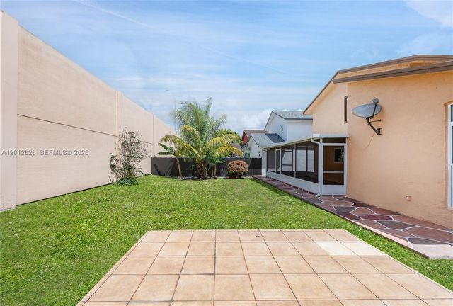 1007 NW 106th Ave Cir, Miami, FL 33172