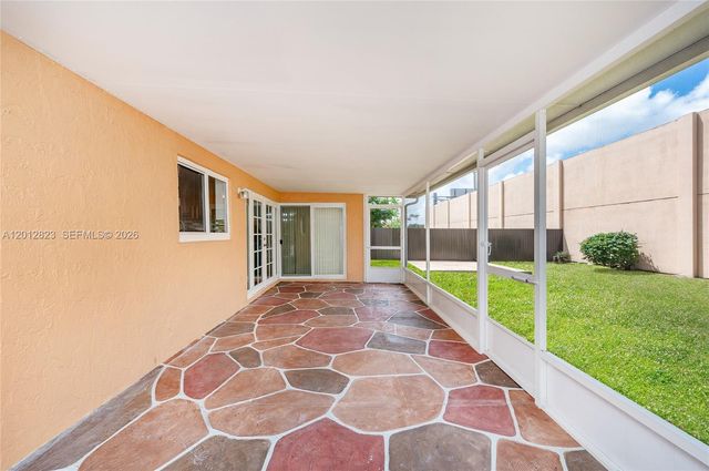 1007 NW 106th Ave Cir, Miami, FL 33172