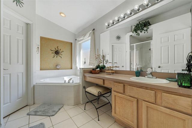 1045 LAKE BERKLEY DRIVE E, Kissimmee, FL 34746